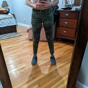 Levi 711 cropped skinny jeans